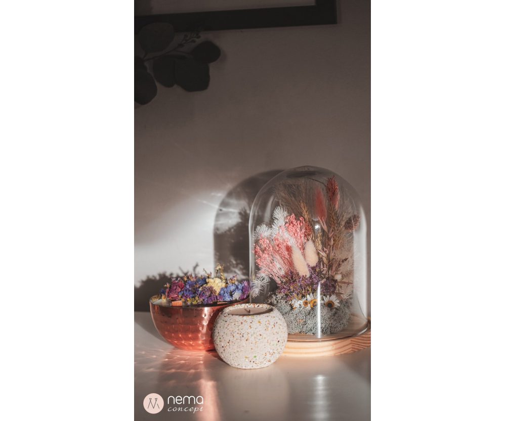 Dried flowers glass dome 