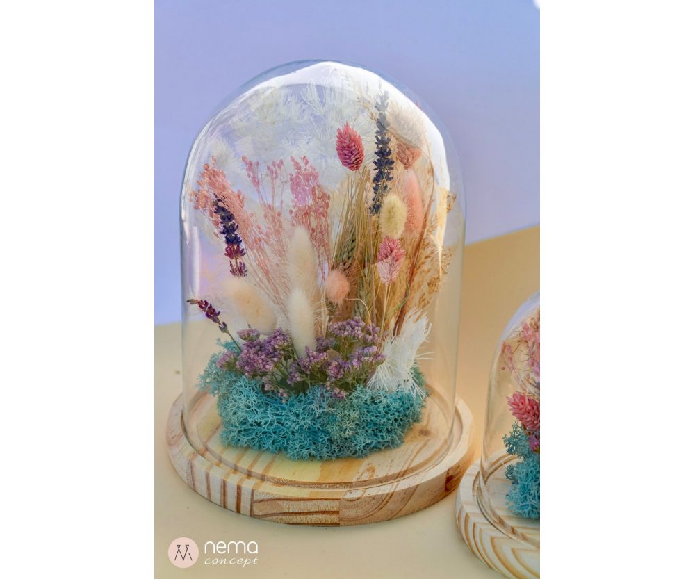 Dried flowers glass dome 